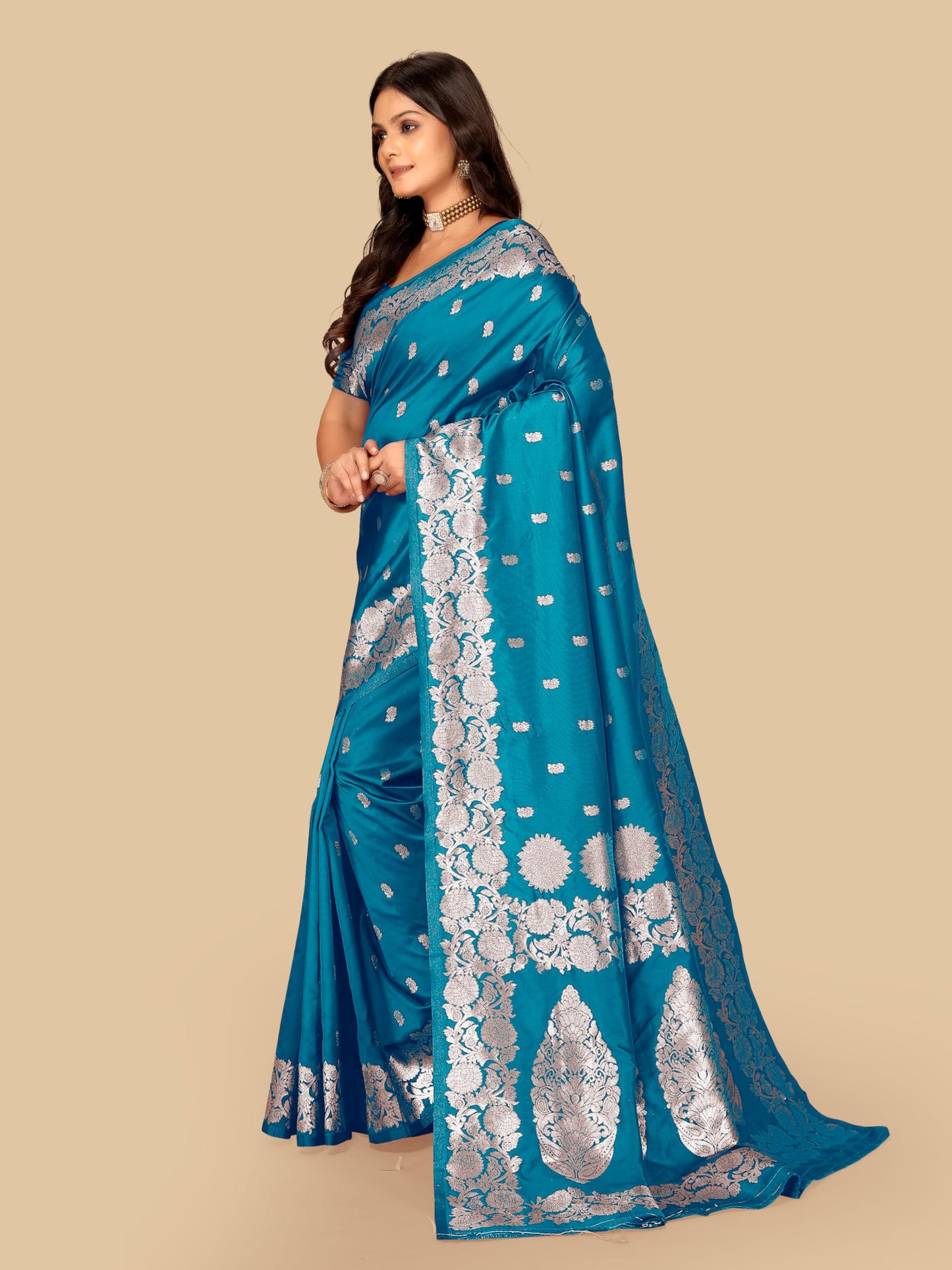 Fluit Lesvetements Women's Banarsi Silk Gajari Saree | Soft Banarasi Style Sari | Golden Meenakari Design & Zari Weaving Pallu |with unstiched Blouse Piece | for Festivals & Weddings