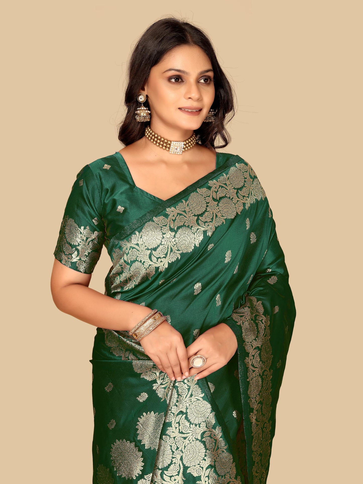 Fluit Lesvetements Women's Banarsi Silk Gajari Saree | Soft Banarasi Style Sari | Golden Meenakari Design & Zari Weaving Pallu |with unstiched Blouse Piece | for Festivals & Weddings