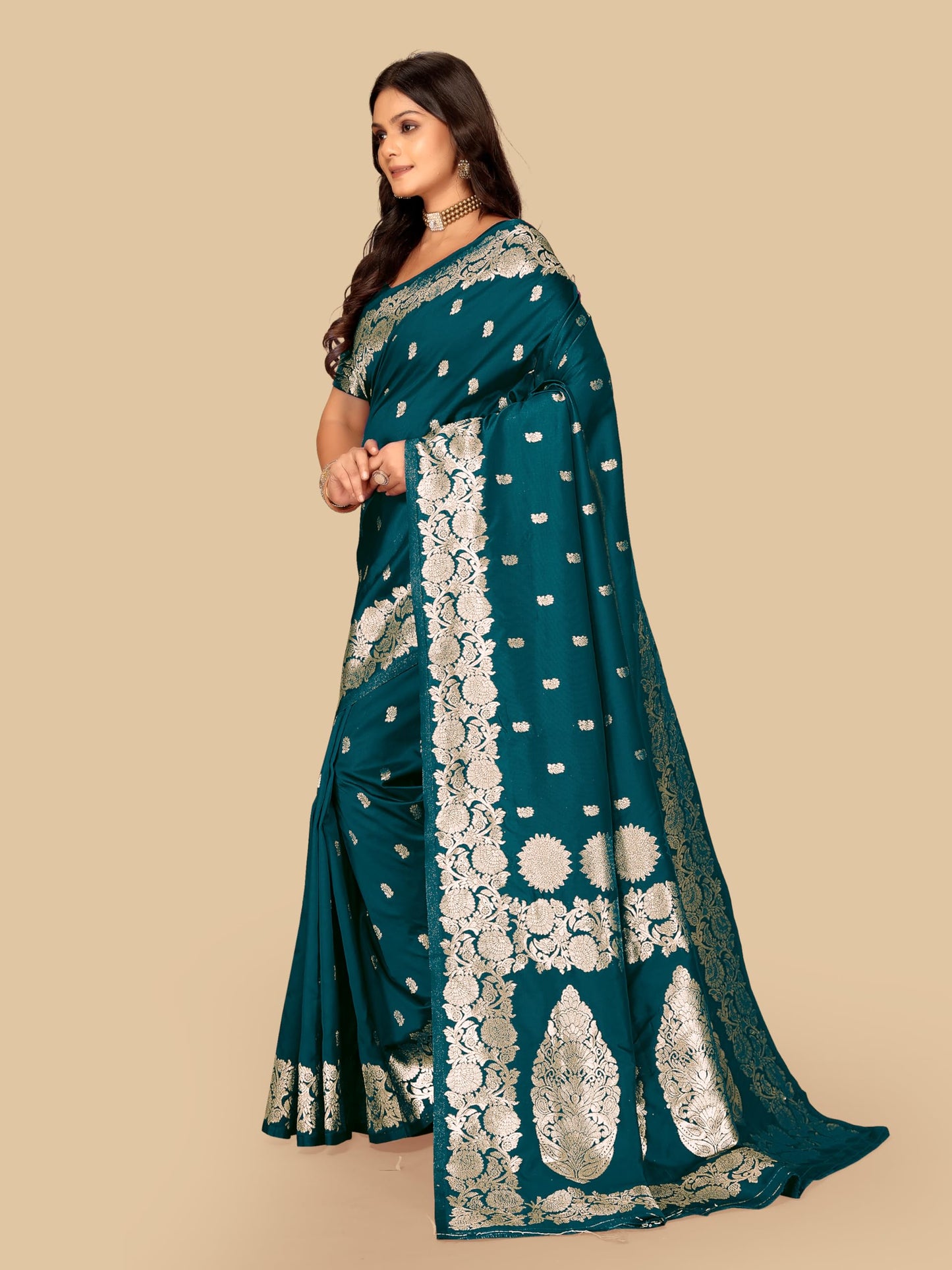 Fluit Lesvetements Women's Banarsi Silk Gajari Saree | Soft Banarasi Style Sari | Golden Meenakari Design & Zari Weaving Pallu |with unstiched Blouse Piece | for Festivals & Weddings