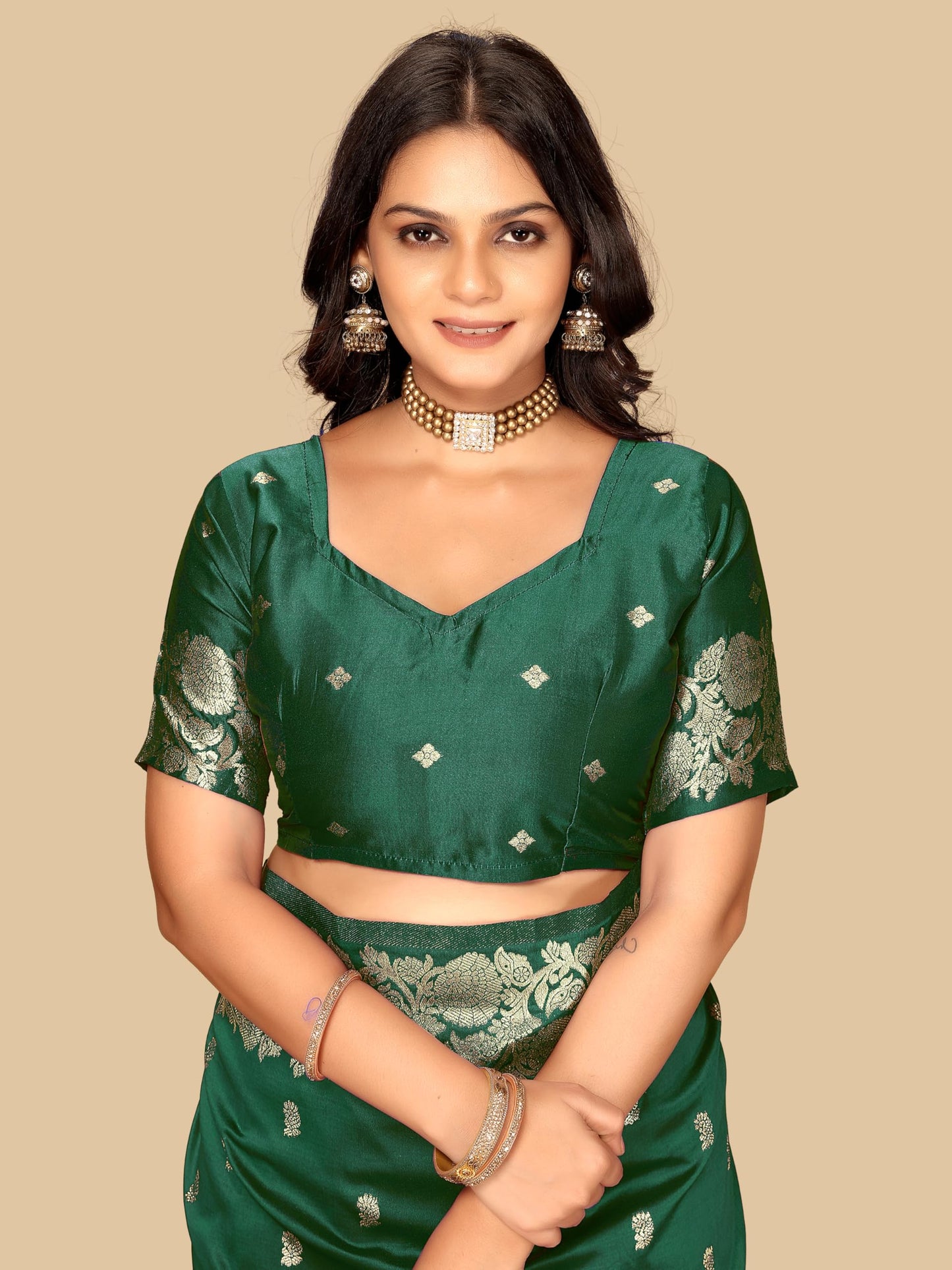 Fluit Lesvetements Women's Banarsi Silk Gajari Saree | Soft Banarasi Style Sari | Golden Meenakari Design & Zari Weaving Pallu |with unstiched Blouse Piece | for Festivals & Weddings