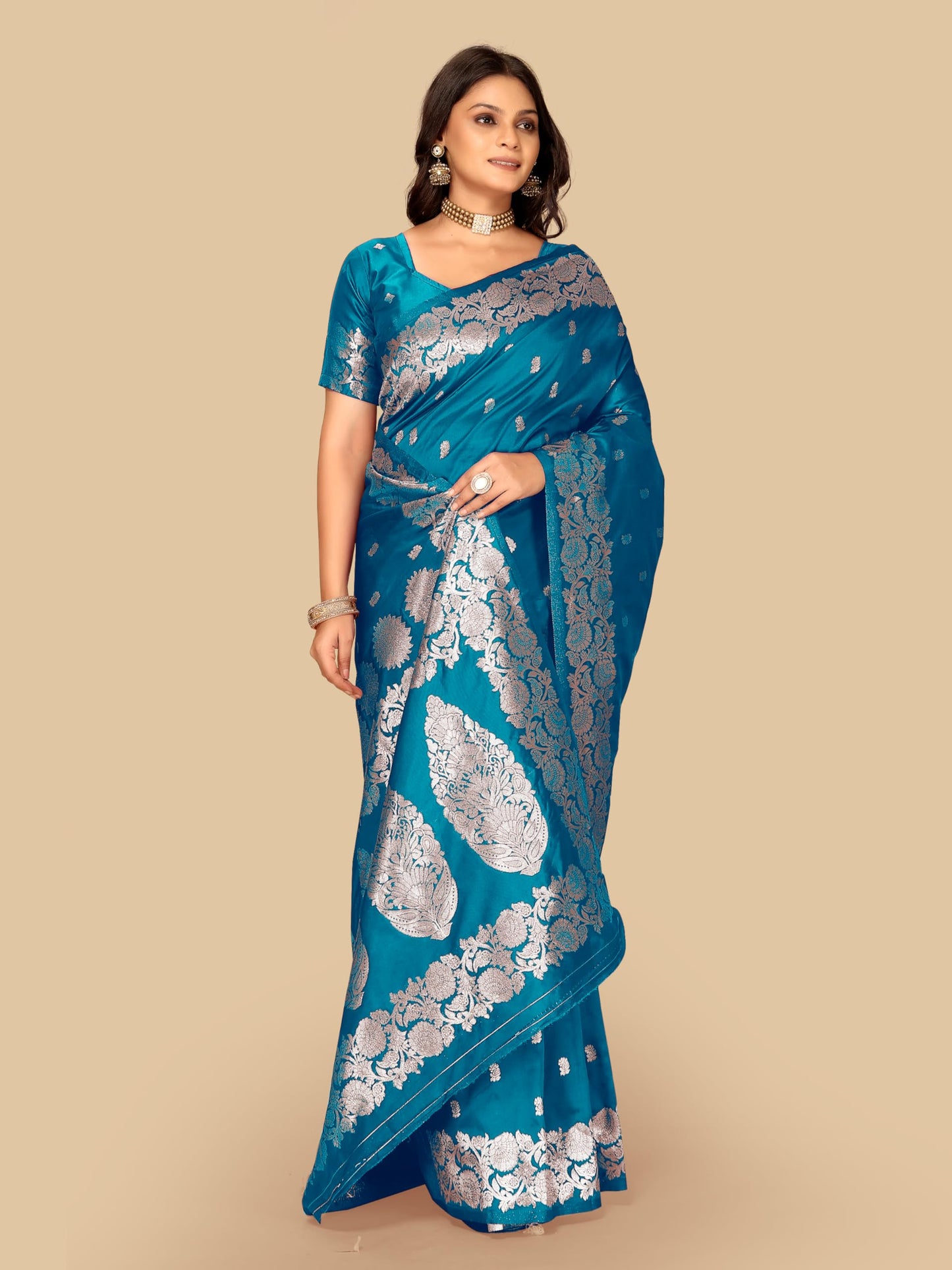 Fluit Lesvetements Women's Banarsi Silk Gajari Saree | Soft Banarasi Style Sari | Golden Meenakari Design & Zari Weaving Pallu |with unstiched Blouse Piece | for Festivals & Weddings