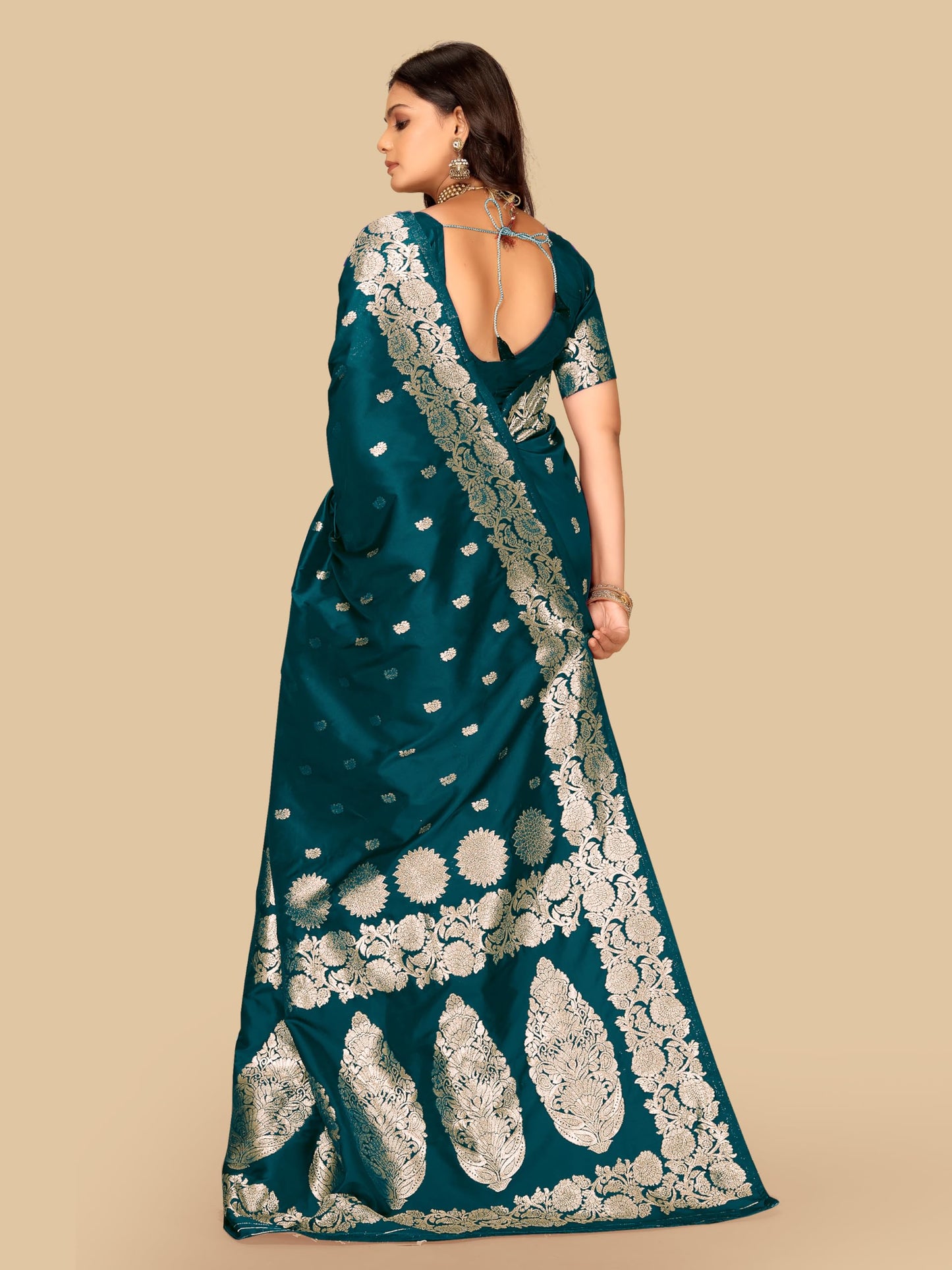 Fluit Lesvetements Women's Banarsi Silk Gajari Saree | Soft Banarasi Style Sari | Golden Meenakari Design & Zari Weaving Pallu |with unstiched Blouse Piece | for Festivals & Weddings
